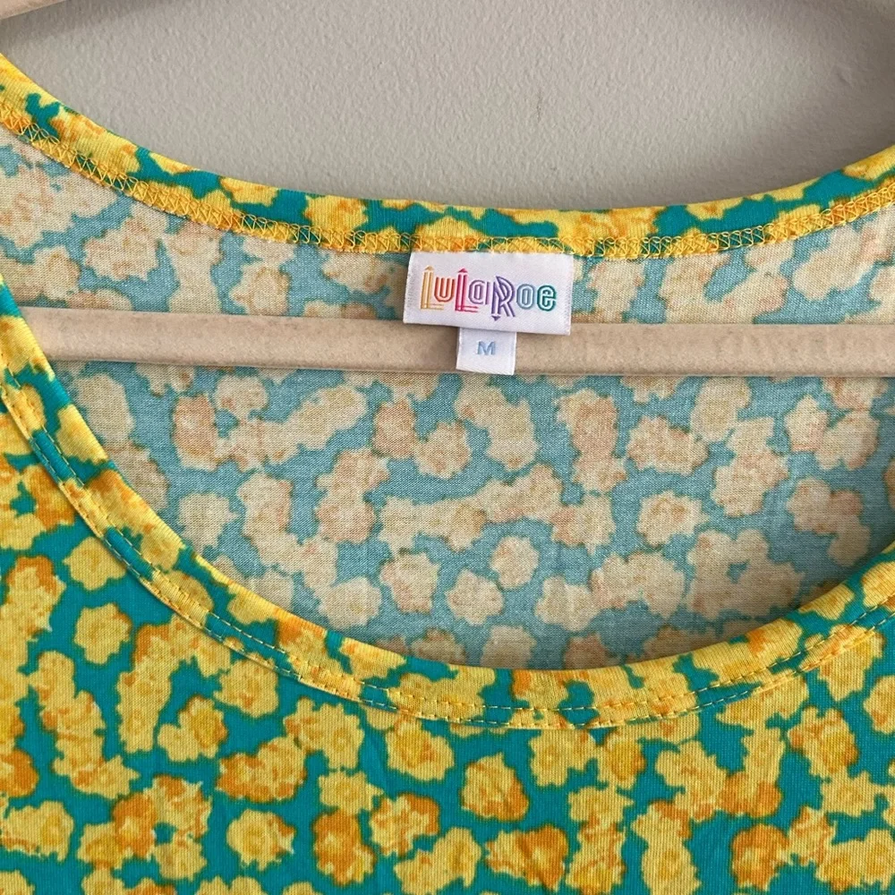 Adorable lularoe dress ! Size medium. - Picture 2 of 5